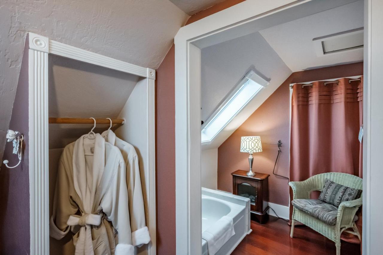 Mamere'S Guest House Monmouth Экстерьер фото