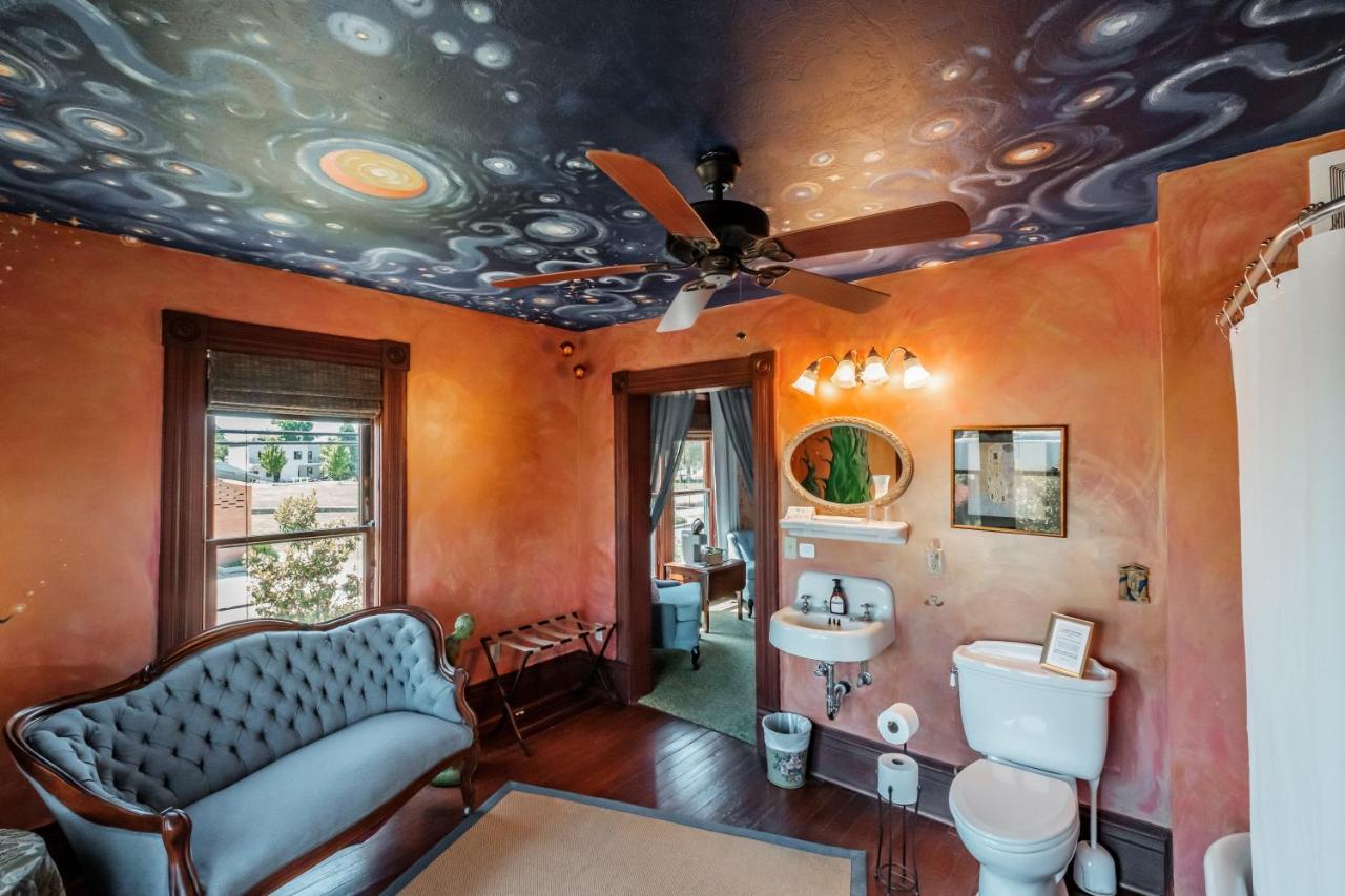 Mamere'S Guest House Monmouth Экстерьер фото